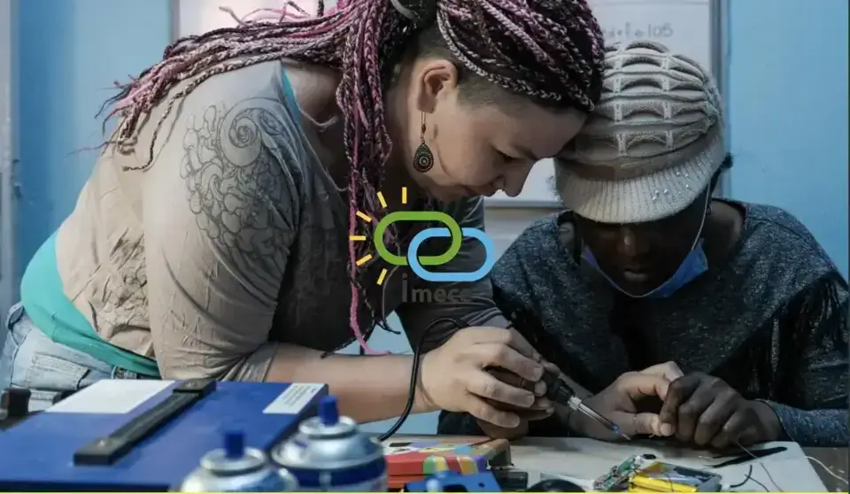 imece inisiyatifi derneği - Teaching the Solar Engineering to a women